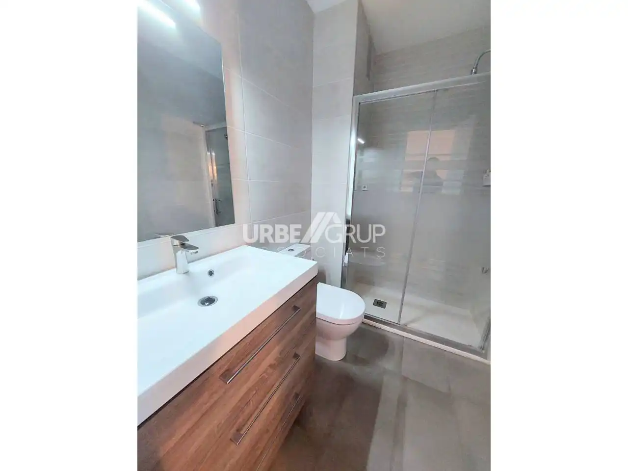Baño de Piso en venta en Terrassa con Calefacción, Parquet y Terraza