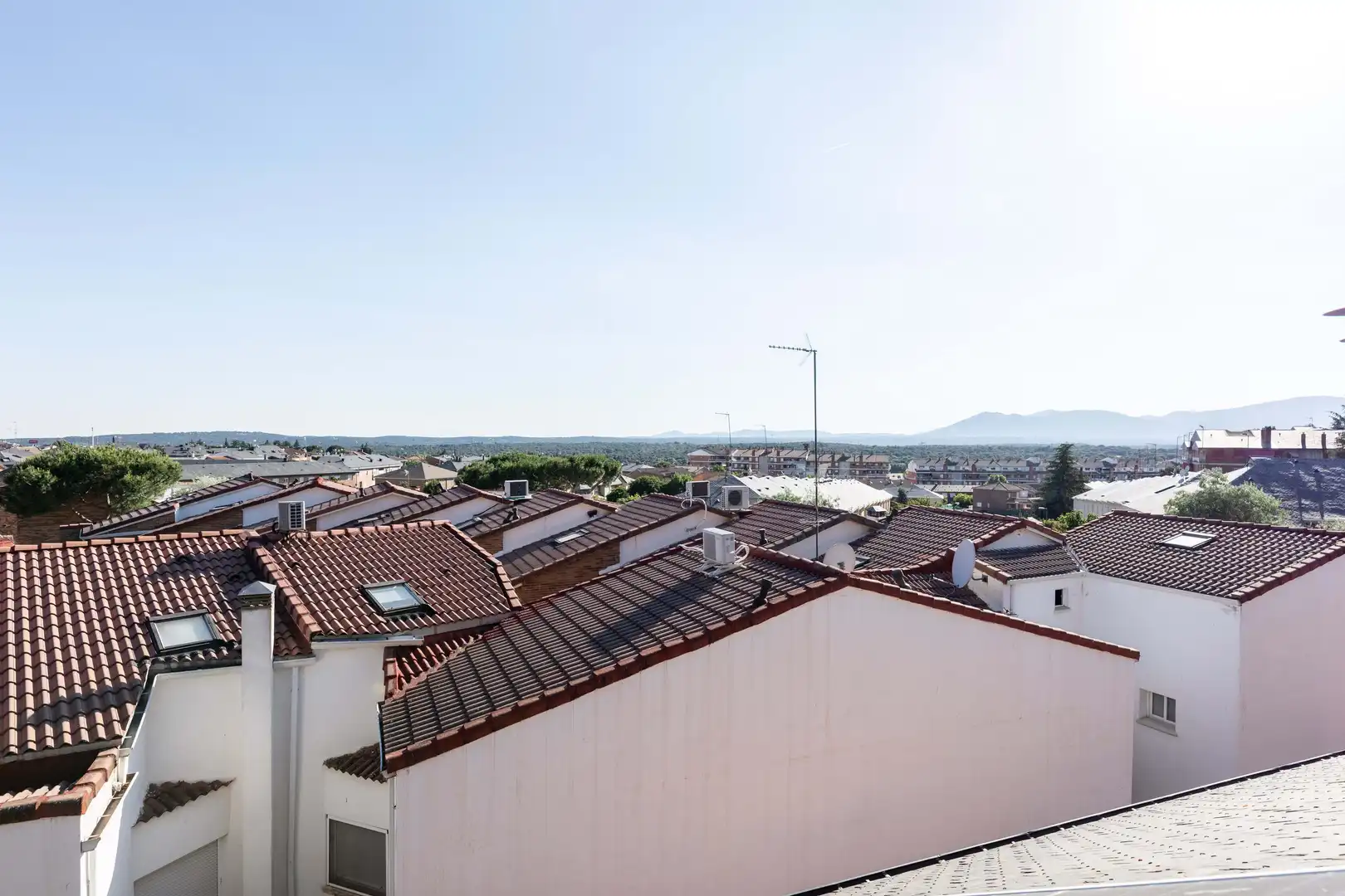 Vista exterior de Casa adosada en venda en Colmenarejo amb Aire condicionat, Calefacció i Terrassa