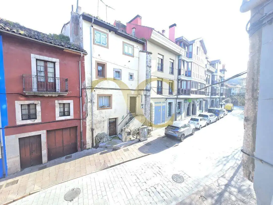 Vista exterior de Piso en venta en Llanes