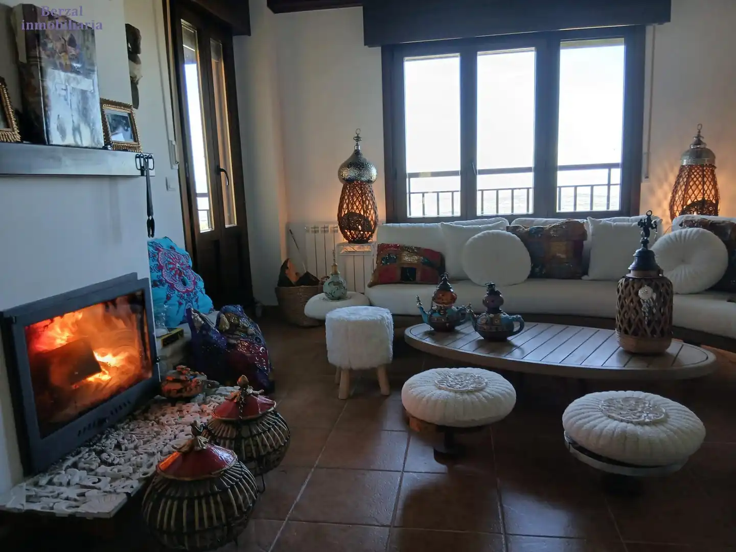 Sala d'estar de Dúplex en venda en Sojuela amb Calefacció, Jardí privat i Terrassa