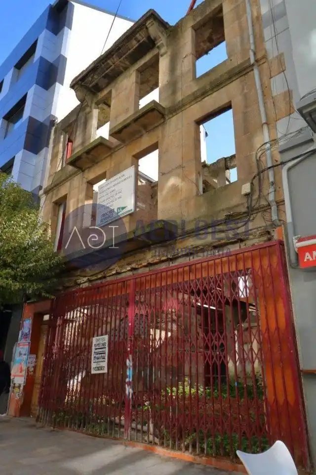 Immobles singulars en venda a Avenida Sanjurjo Badía 134