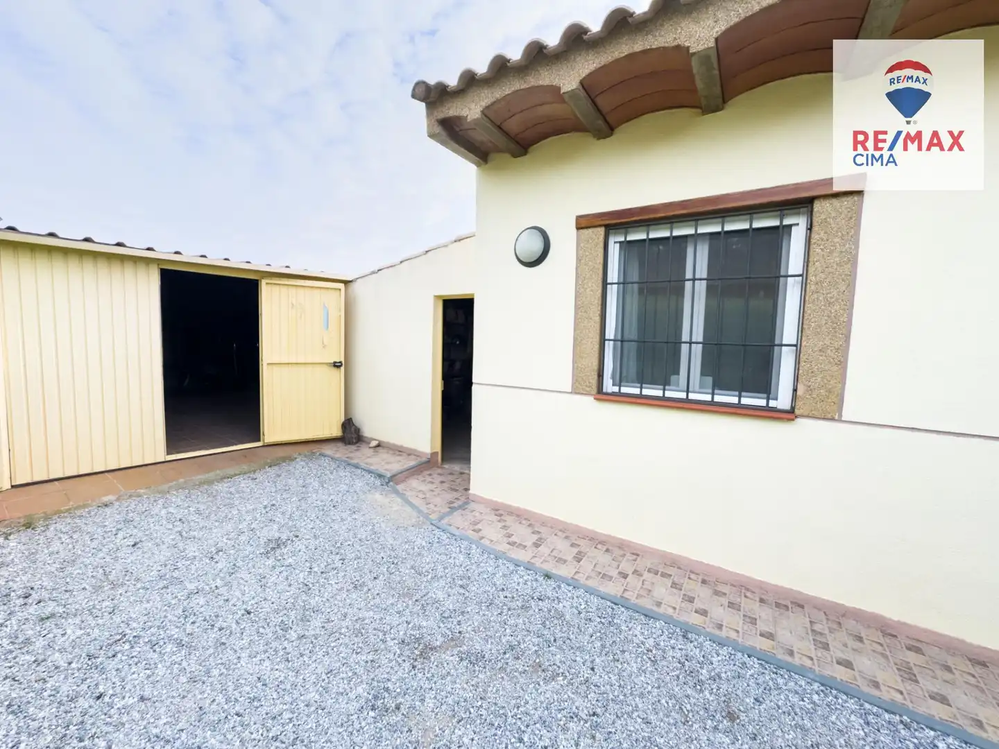Vista exterior de Casa o xalet en venda en Pozo Alcón amb Aire condicionat, Calefacció i Jardí privat