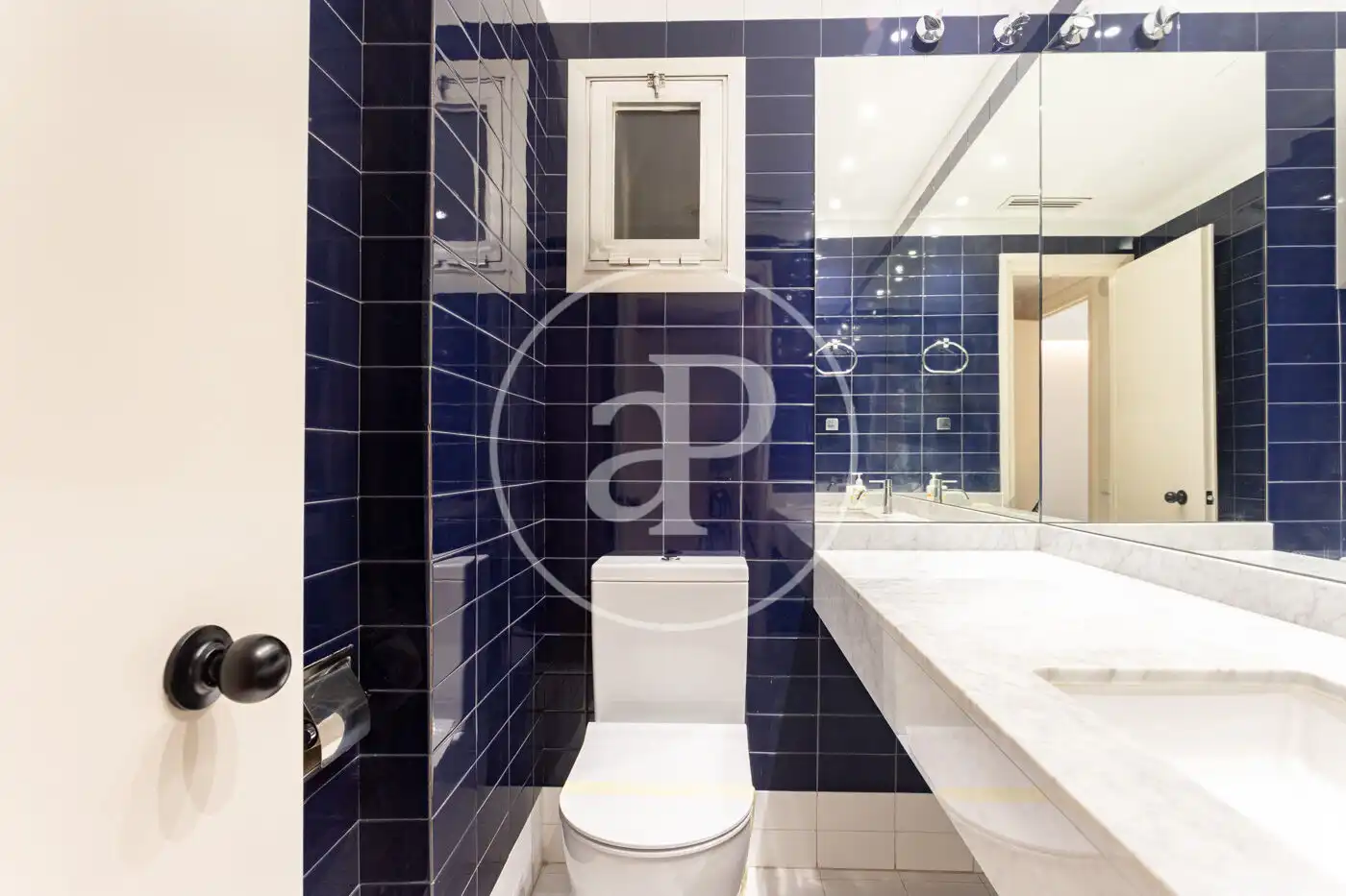 Bathroom of Flat for rent in Barcelona  with Air Conditioner, Heating and Private garden
