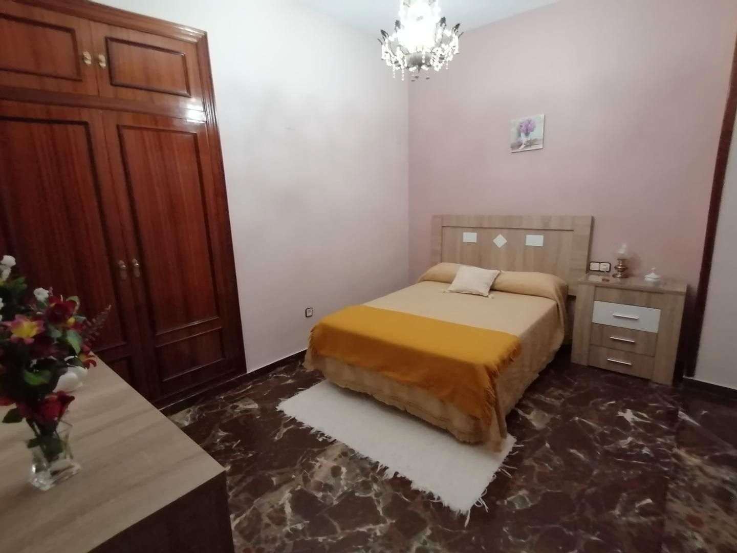 Bedroom of Flat to share in  Jaén Capital  with Air Conditioner, Heating and Furnished