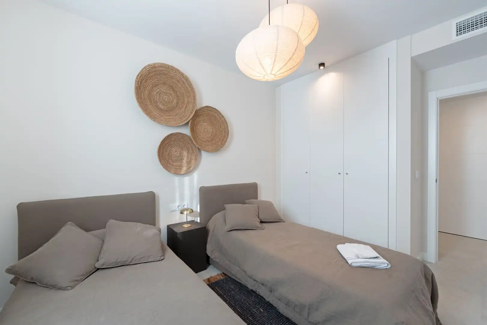 Schlafzimmer von Dachboden zum Verkauf in Estepona mit Klimaanlage, Terrasse und Abstellraum