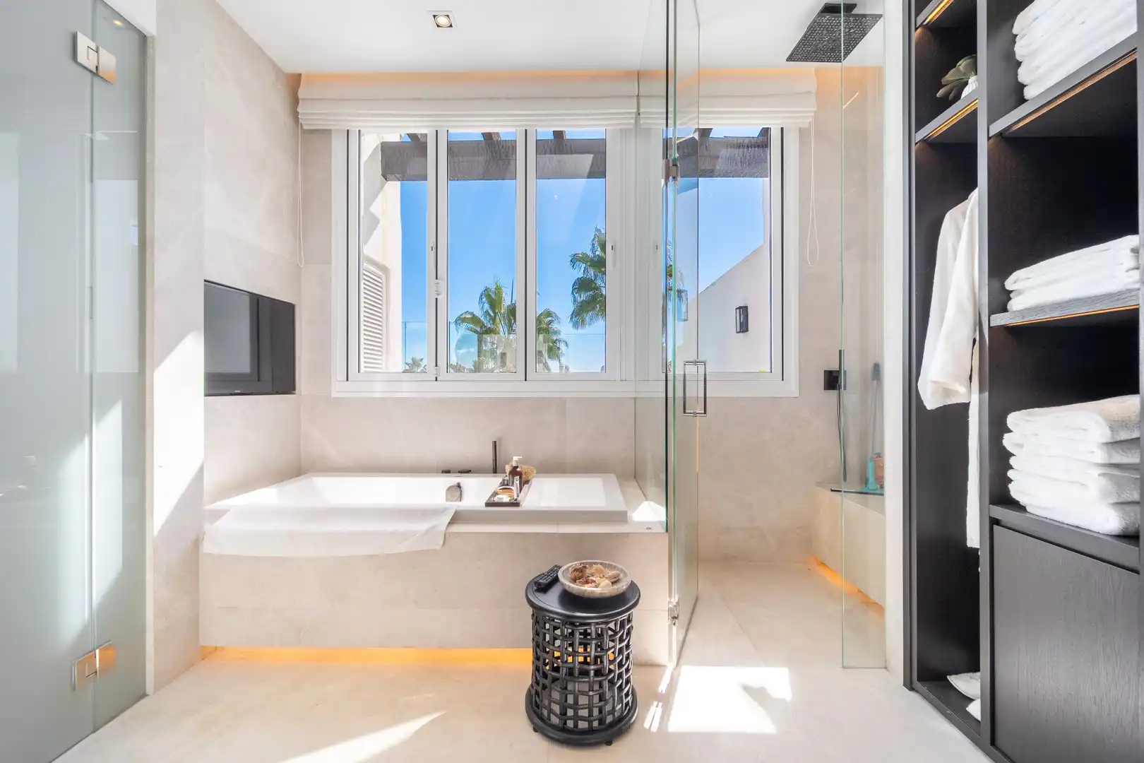 Baño de Ático en venta en Marbella con Aire acondicionado, Terraza y Trastero