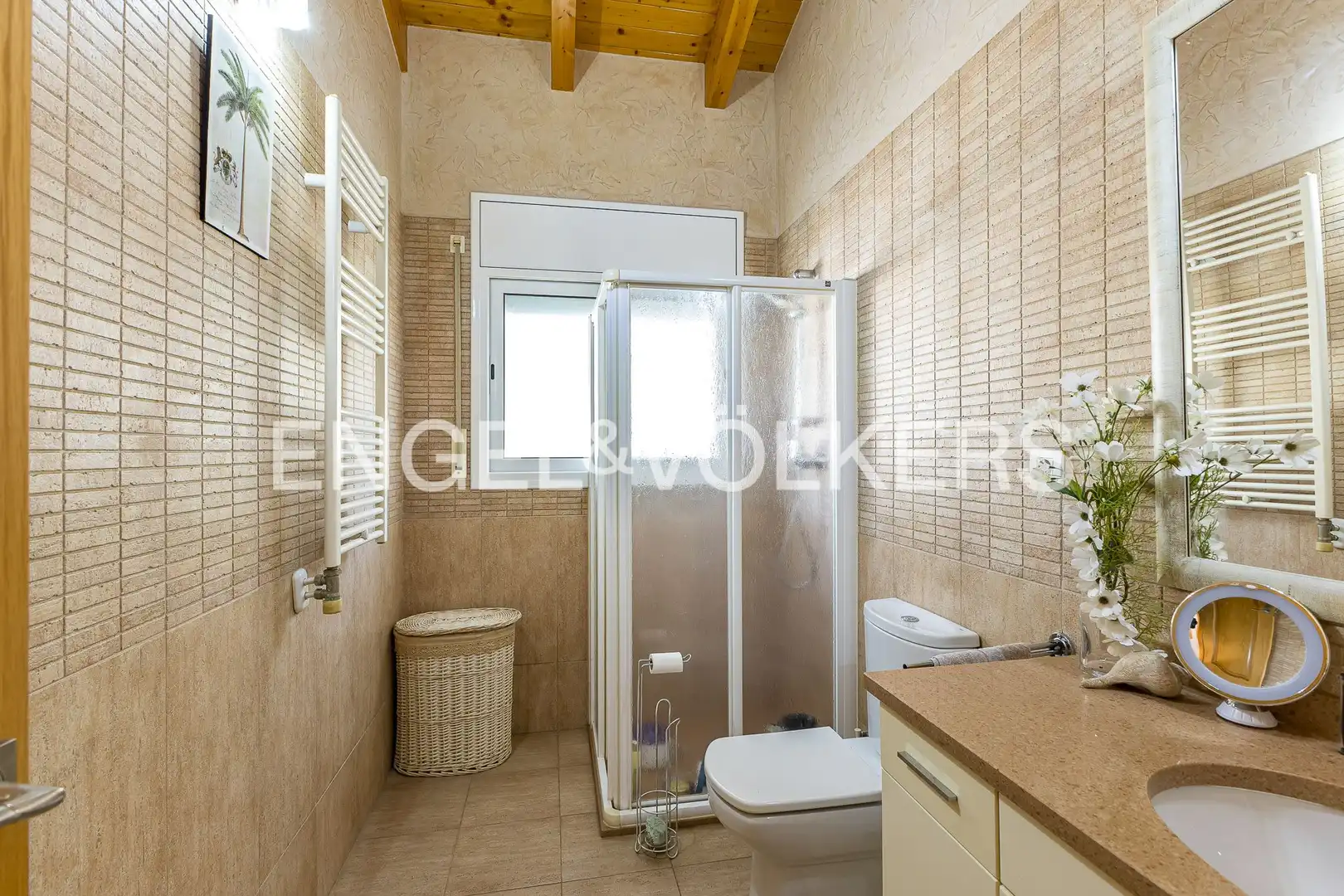 Bany de Casa o xalet en venda en Rubí amb Calefacció, Jardí privat i Parquet
