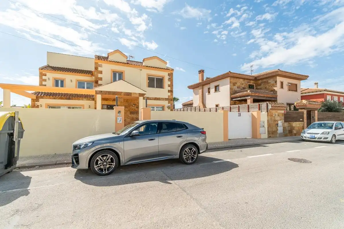 Villa mit Terrasse zum Verkauf in Calle Meridiano, imagen 2