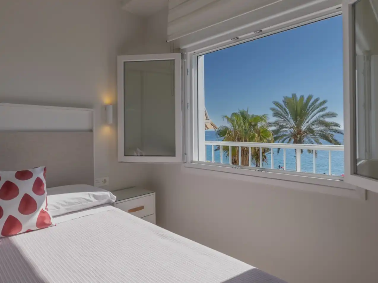 Bedroom of Flat for rent in La Herradura
