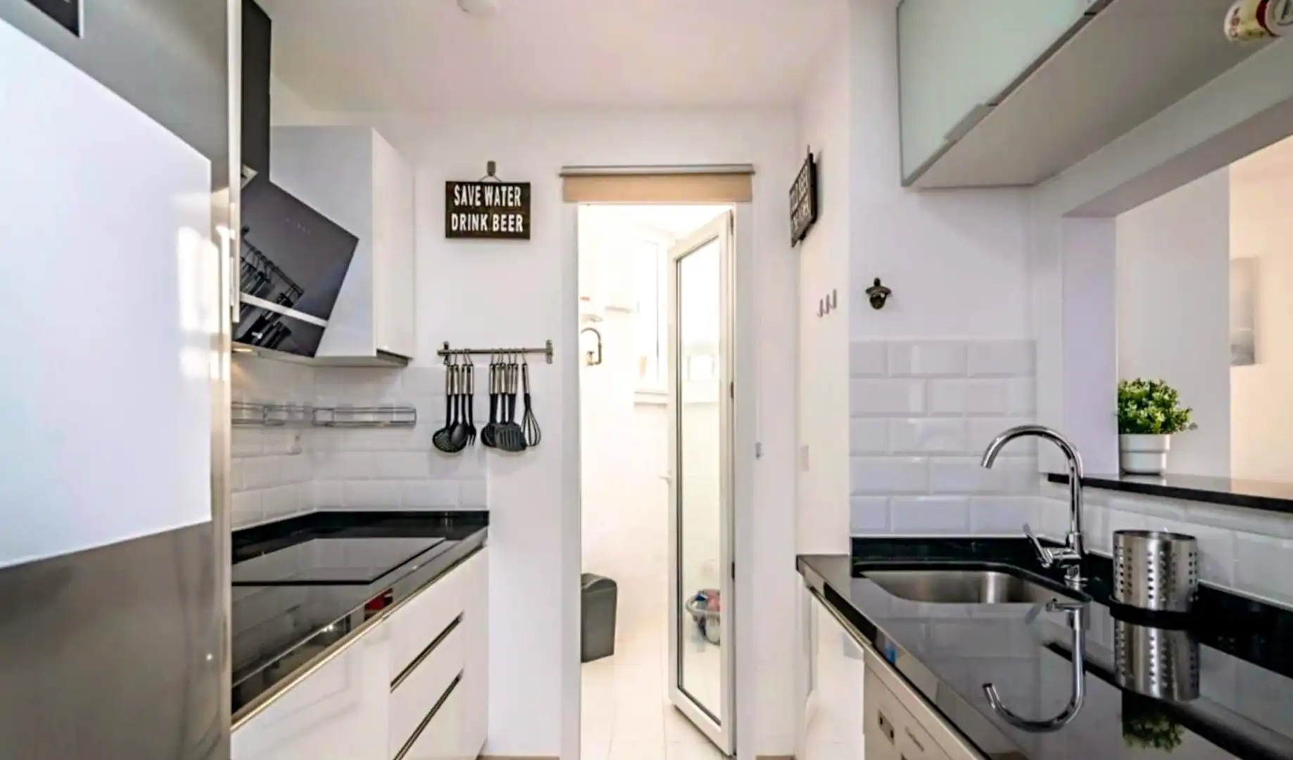 Küche von Wohnung zum Verkauf in Benalmádena mit Klimaanlage, Heizung und Terrasse