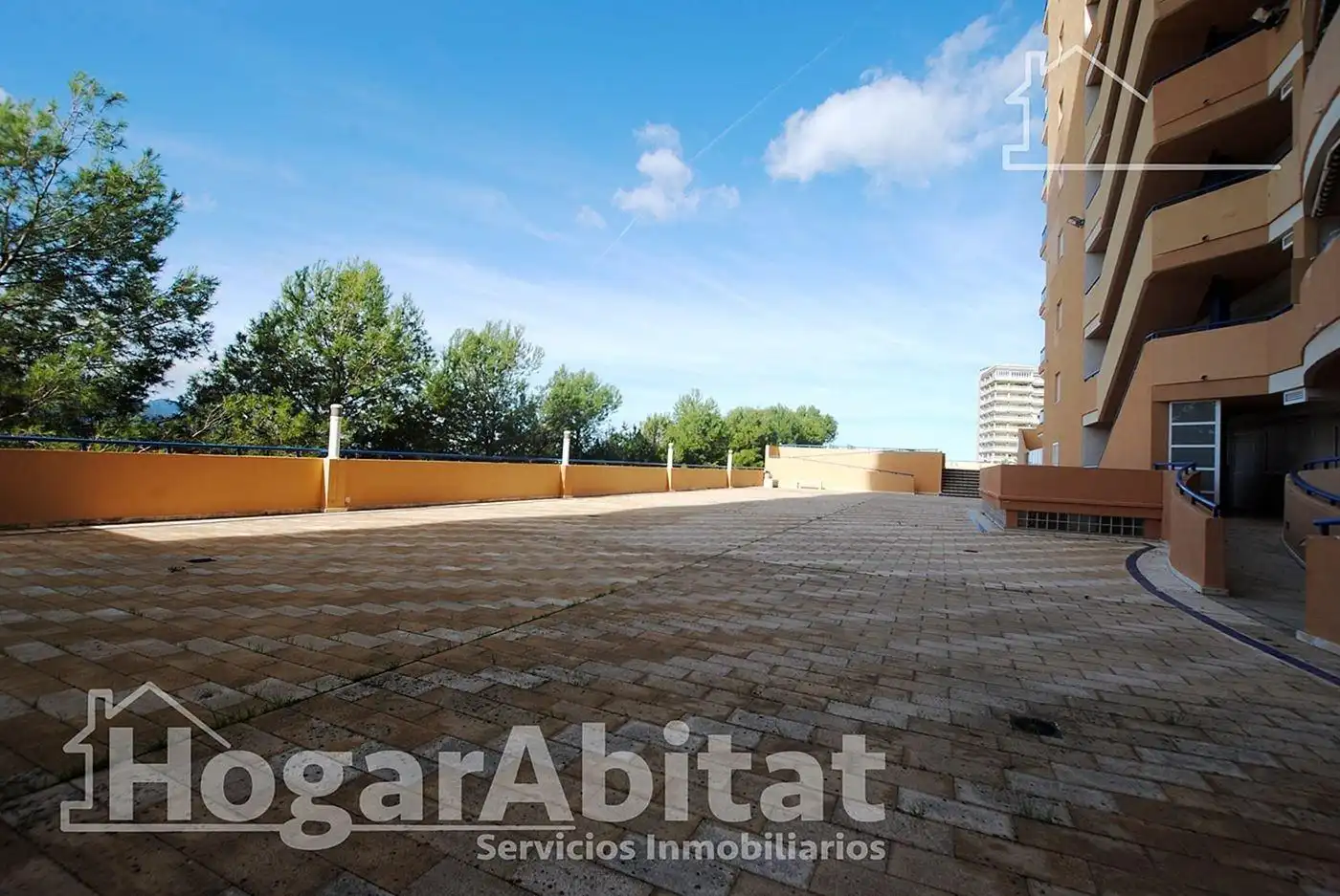 Vista exterior de Apartament en venda en Tavernes de la Valldigna amb Terrassa, Traster i Balcó