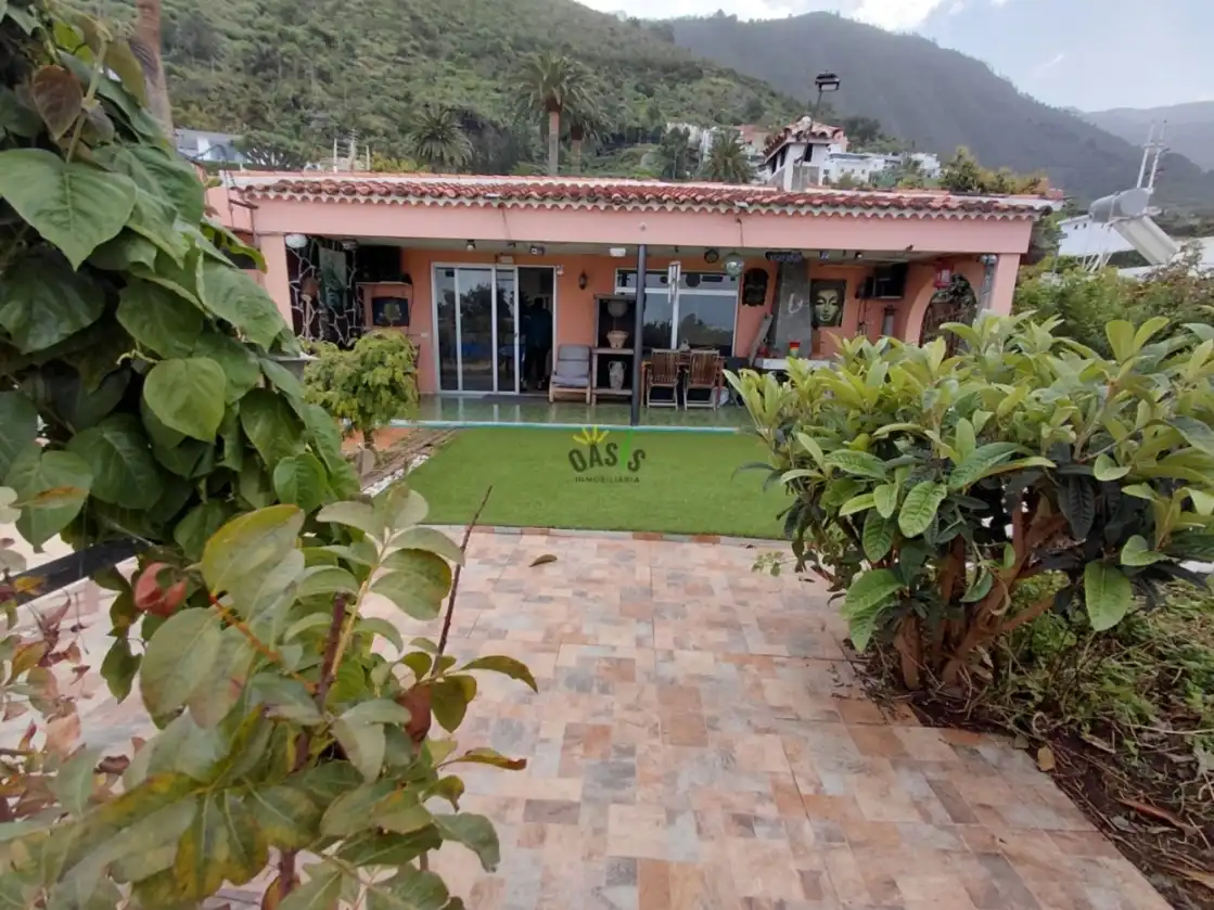 House with pool for sale in Las Cuevas - Los Gómez