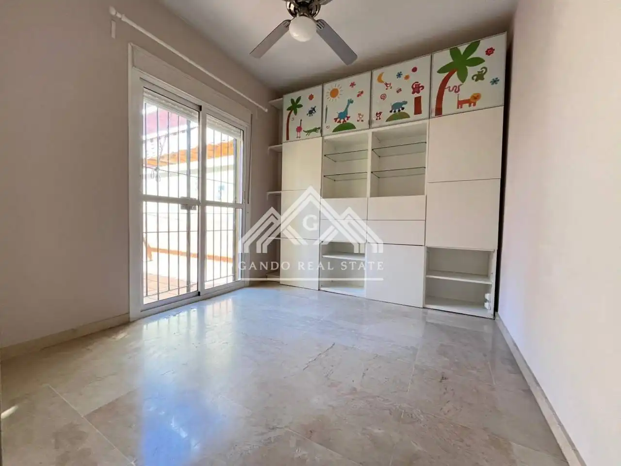 Garden of Houses for sale in Dos Hermanas  with Air Conditioner