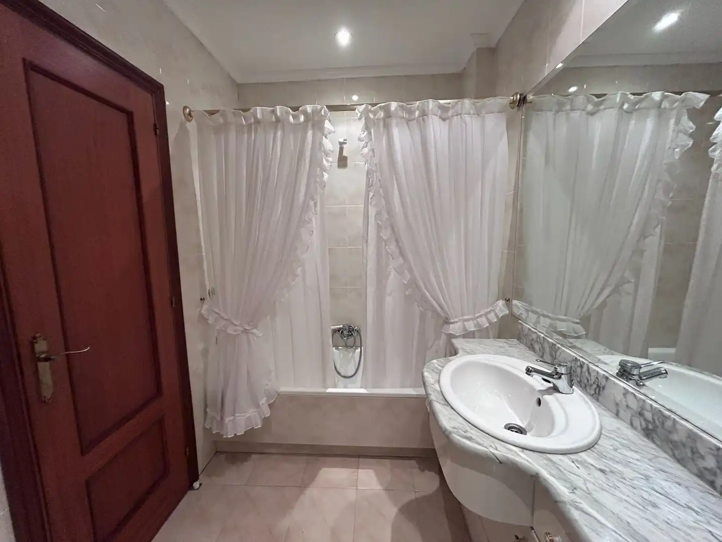 Baño de Casa adosada en venta en Laredo con Calefacción