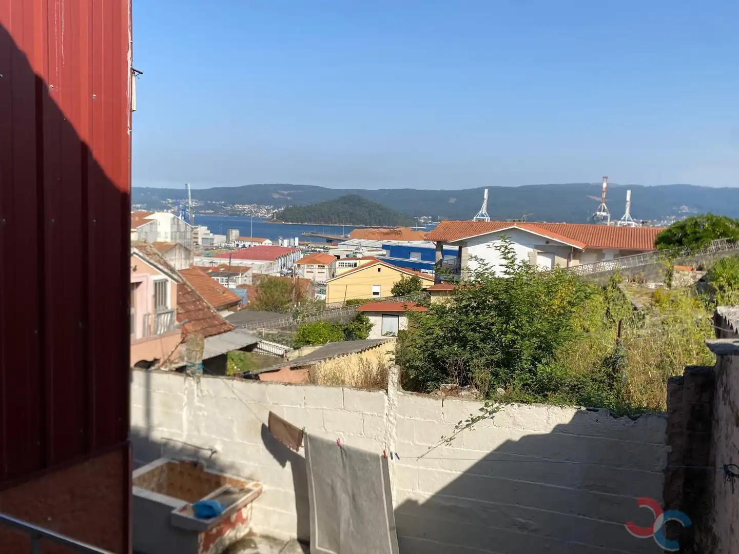 Vista exterior de Casa o xalet en venda en Pontevedra Capital  amb Traster