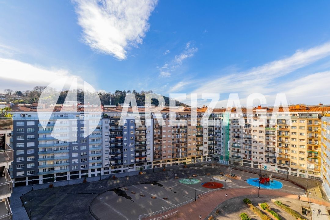 Vista exterior de Piso en venta en Donostia - San Sebastián  con Calefacción y Terraza