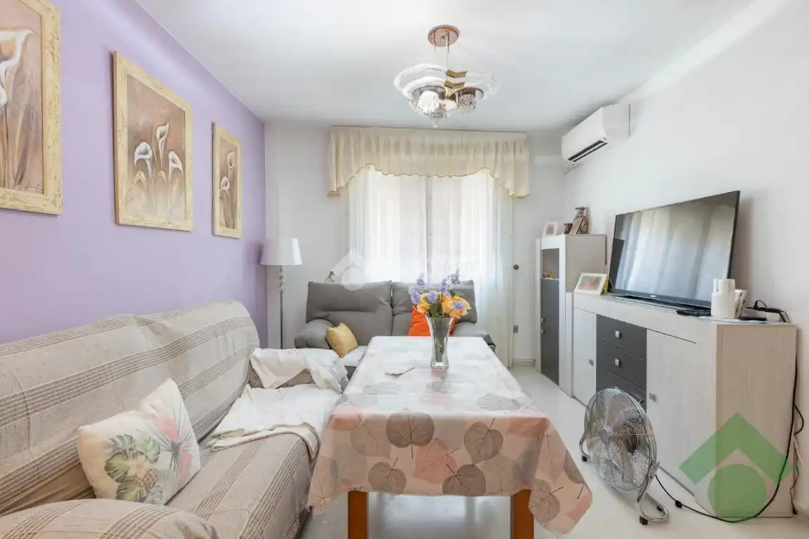 Sala de estar de Piso en venta en Calicasas