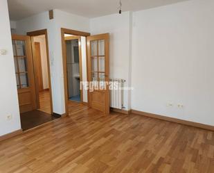 Bedroom of Flat to rent in Langreo