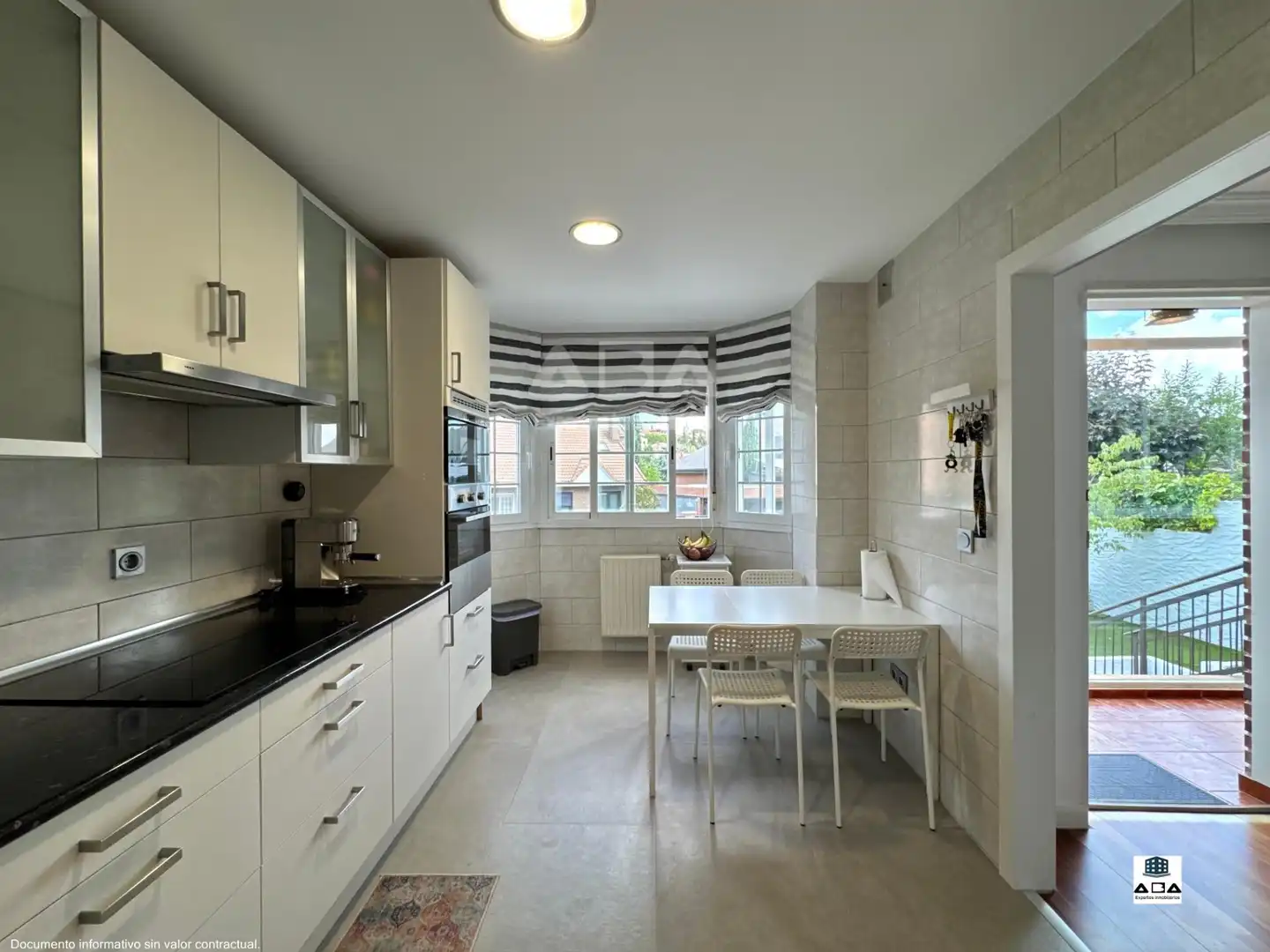 Detached house with pool for sale in Calle Monte Alto, imagen 8
