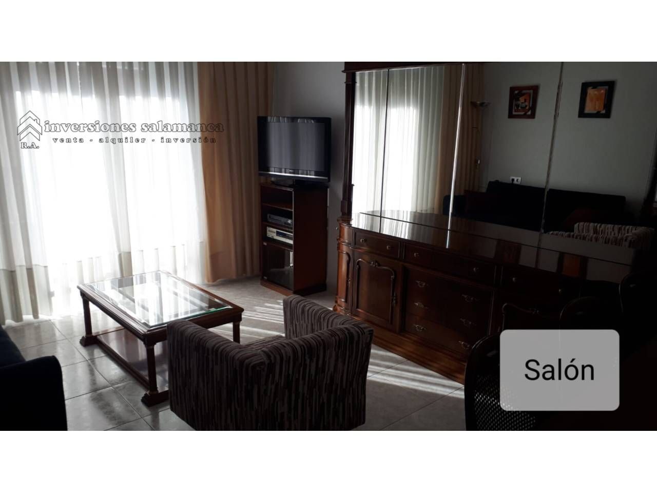 Sala d'estar de Pis de lloguer en Salamanca Capital amb Calefacció, Parquet i Moblat
