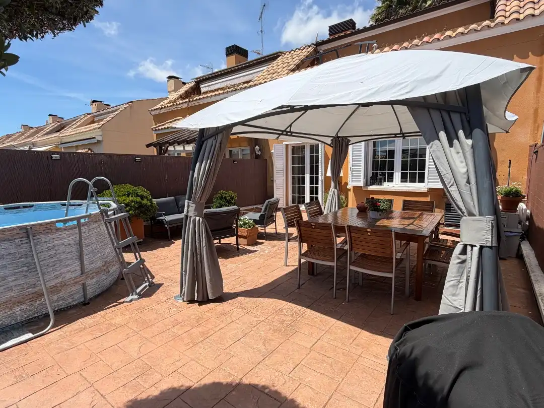 Casa pareada con piscina en venta en Carrer de l'Espígol 1, imagen 9