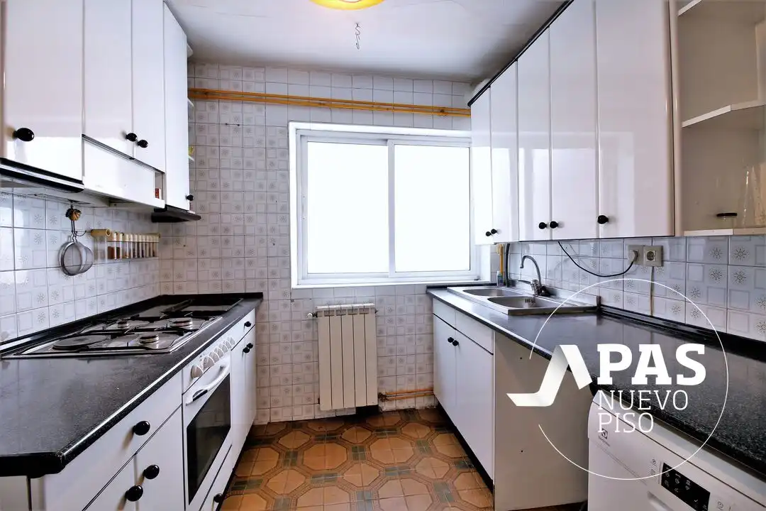 Küche von Wohnung zum Verkauf in Santander mit Heizung und Balkon