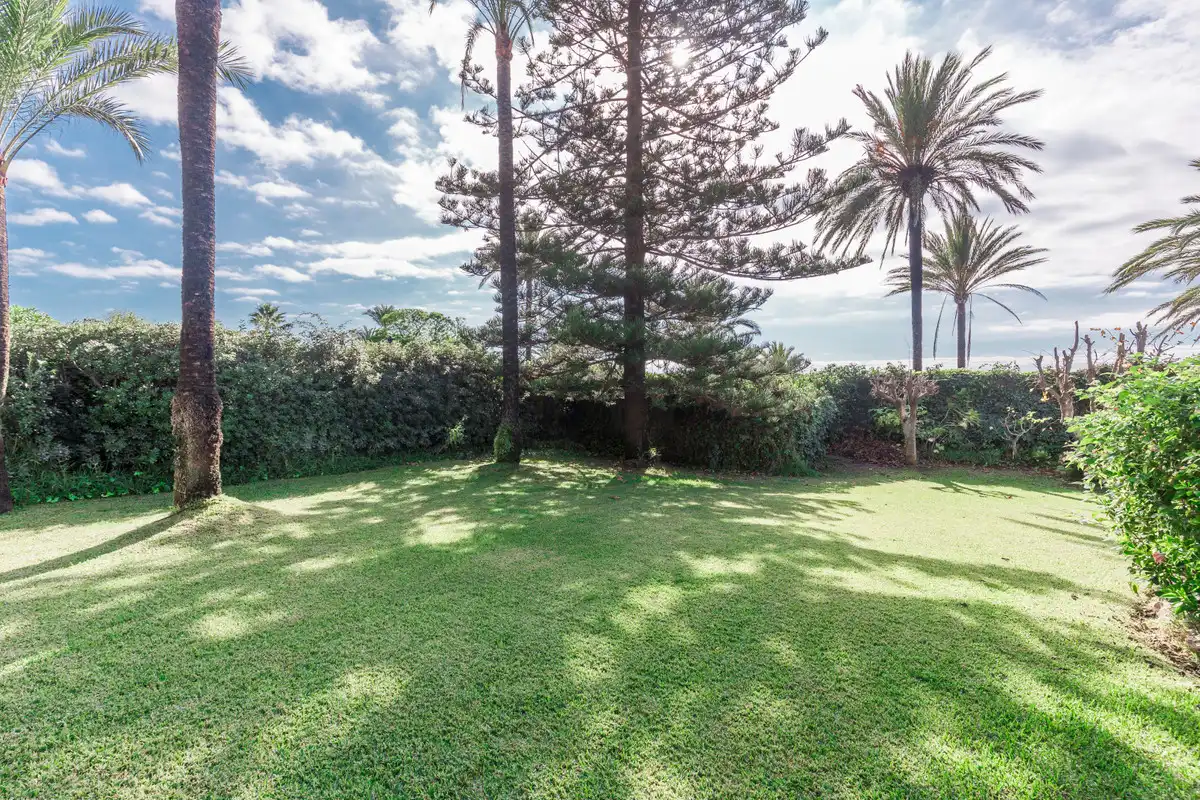 Jardín de Casa adosada en venta en Marbella con Aire acondicionado