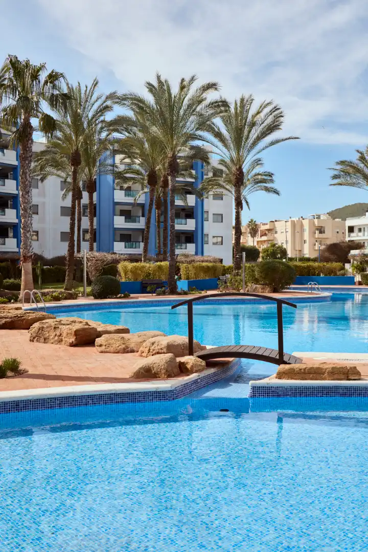 Piscina de Pis en venda en Santa Eulària des Riu amb Aire condicionat, Calefacció i Terrassa