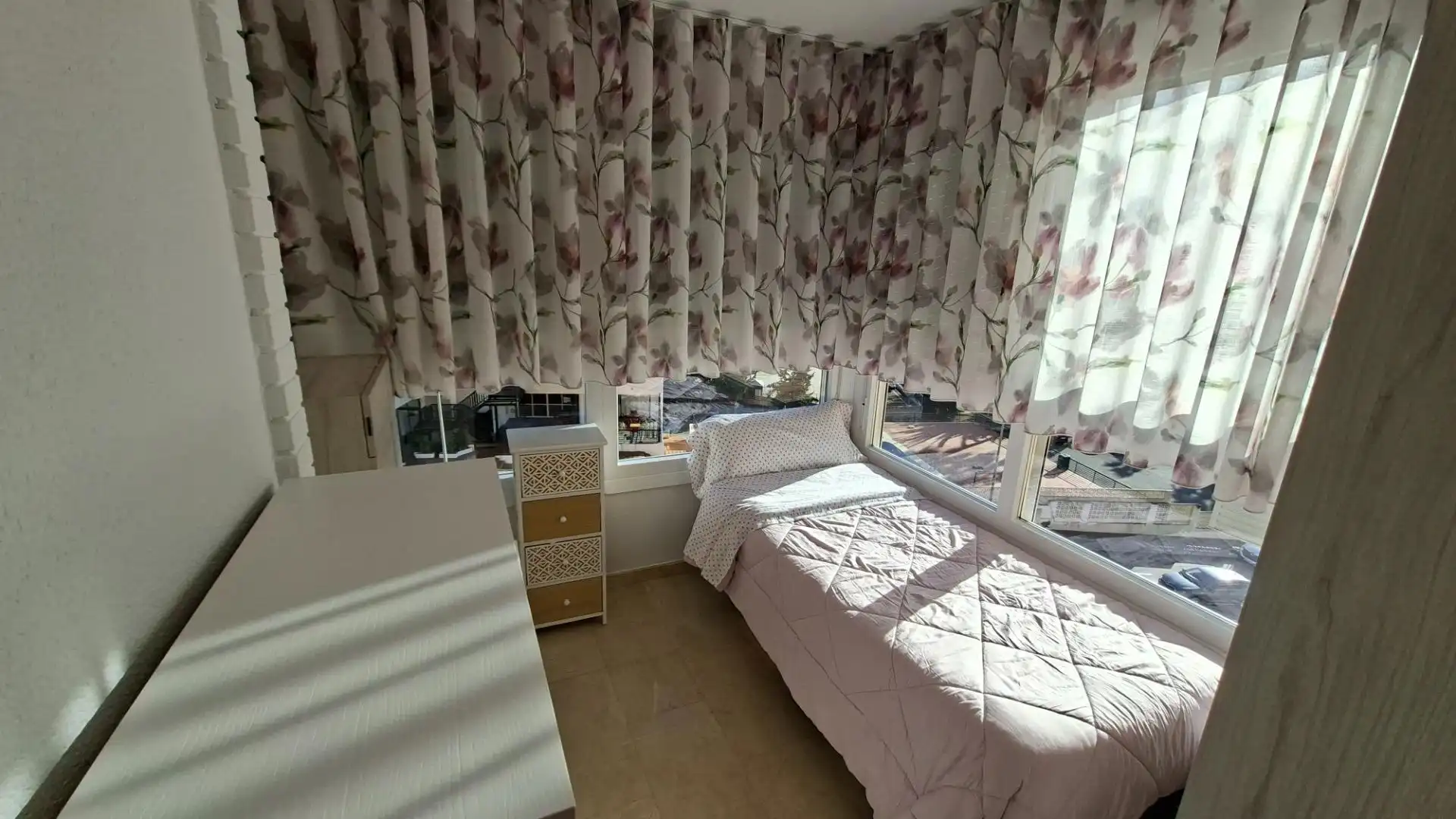 Bedroom of Flat for sale in Benidorm  with Private garden, Terrace and Furnished