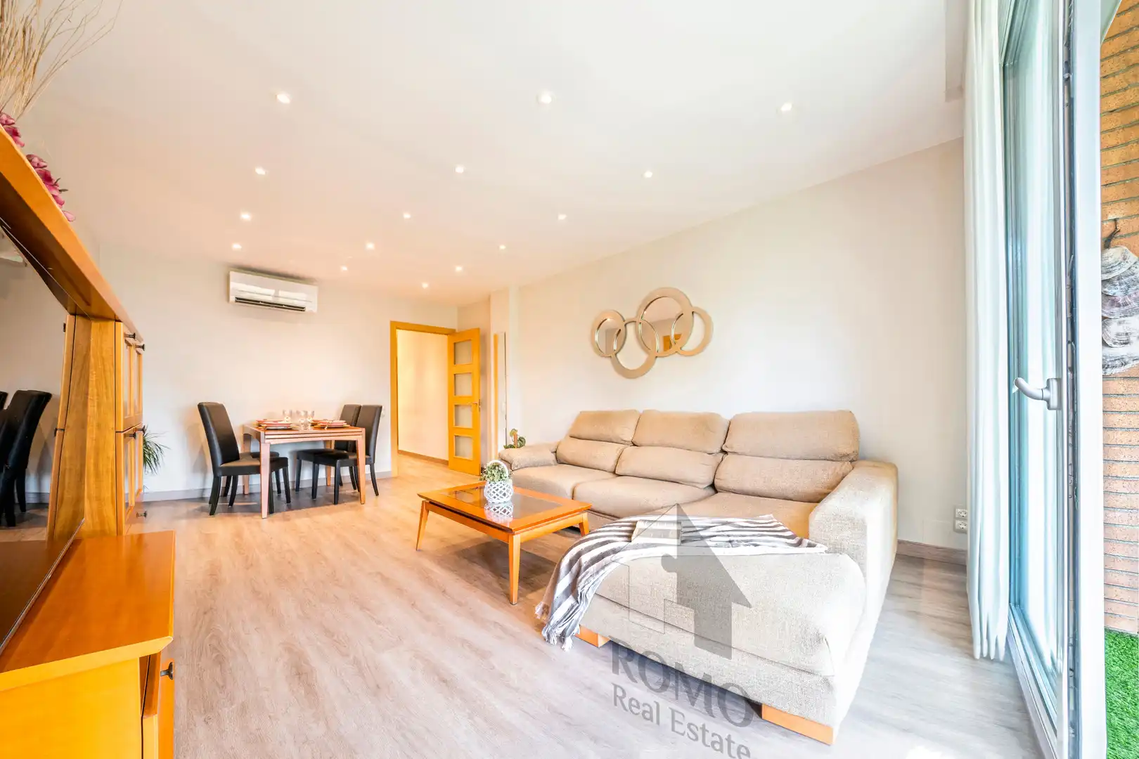 Bedroom of Flat for sale in Santa Perpètua de Mogoda  with Air Conditioner, Heating and Parquet flooring