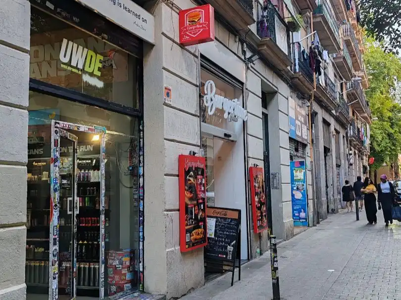 Local comercial en traspàs a C/Joaquin Costa 1