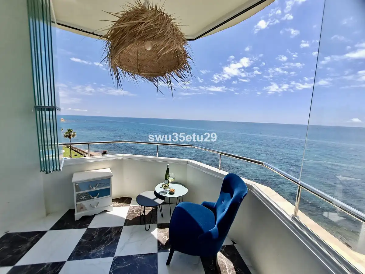 Apartament amb piscina en venda a Calahonda