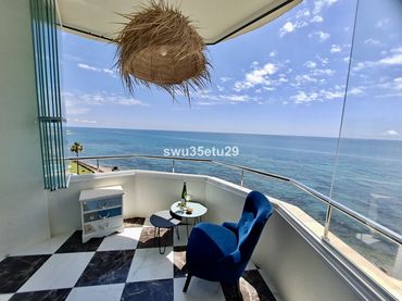 Apartamento con piscina en venta en Calahonda