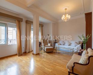 Sala d'estar de Apartament de lloguer en  Valencia Capital amb Aire condicionat i Terrassa