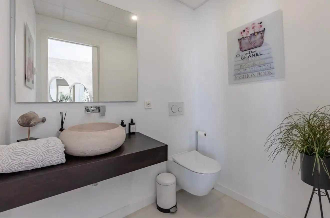 Bany de Casa o xalet de lloguer en Marbella amb Aire condicionat, Jardí privat i Terrassa