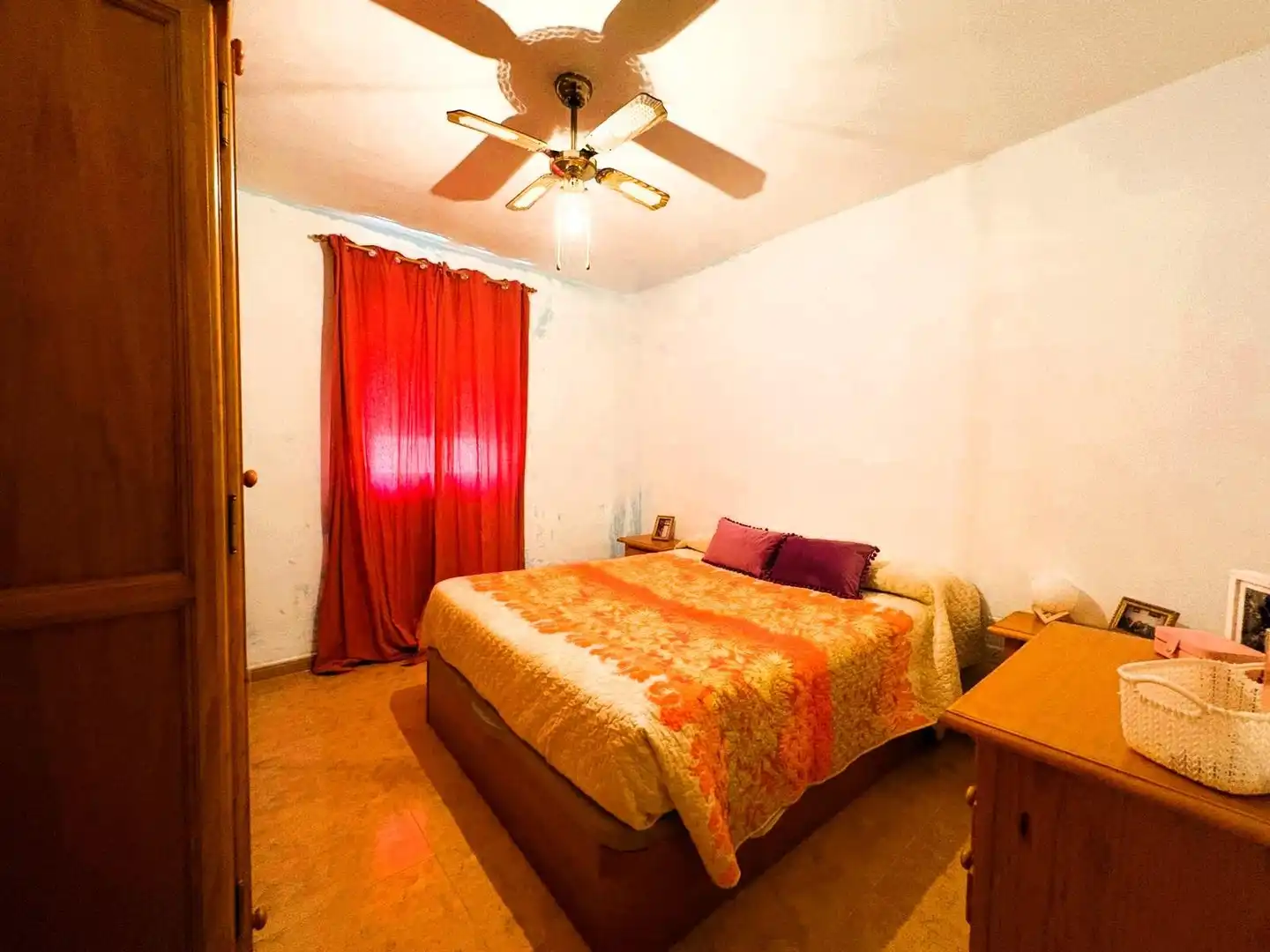 Bedroom of Flat for sale in Sevilla  with Air Conditioner, Terrace and Storage room