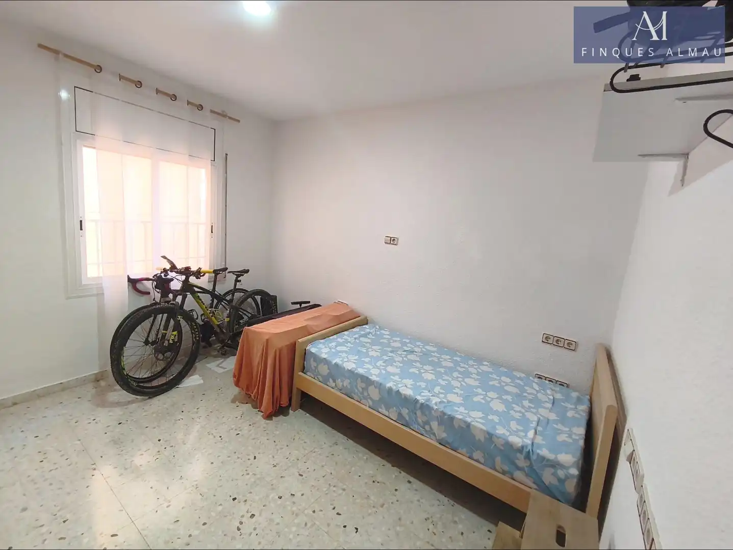 Piso en venta en Carrer ROGER DE LLURIA, 3, Les Roquetes