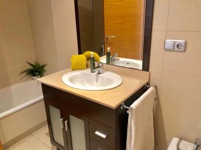 Bathroom of Apartment to rent in Alicante / Alacant  with Air Conditioner and Balcony