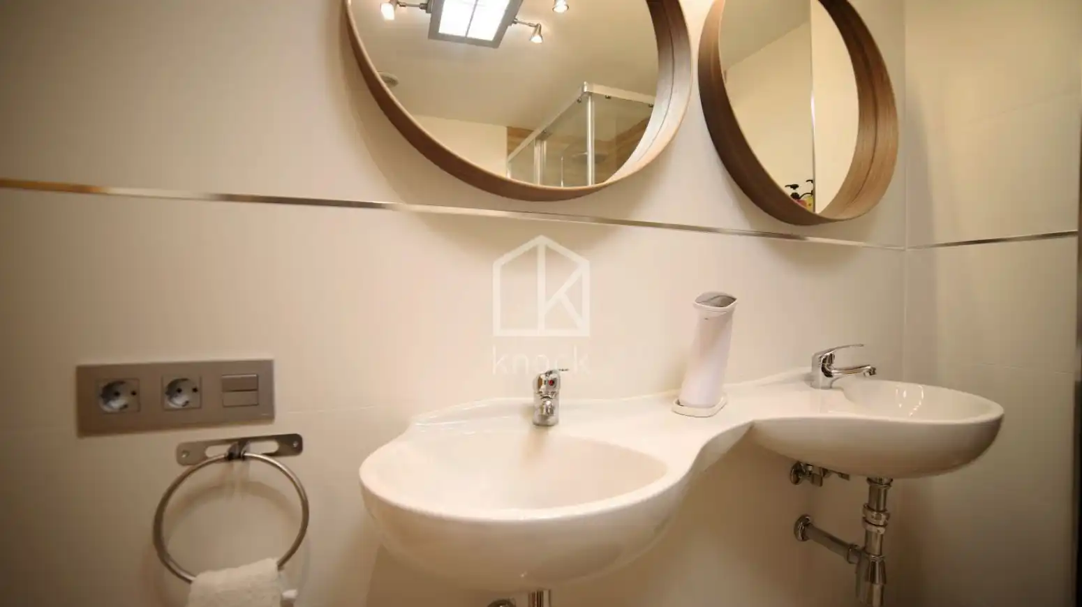 Flat for rent in Oviedo - Calle Tomás Crespo Frígilis, La Ería