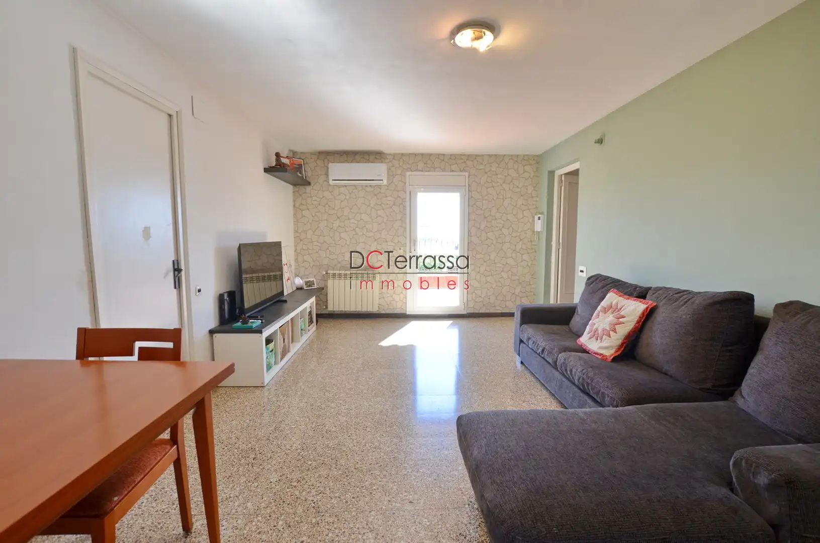 Sala de estar de Ático en venta en Terrassa con Aire acondicionado, Calefacción y Terraza