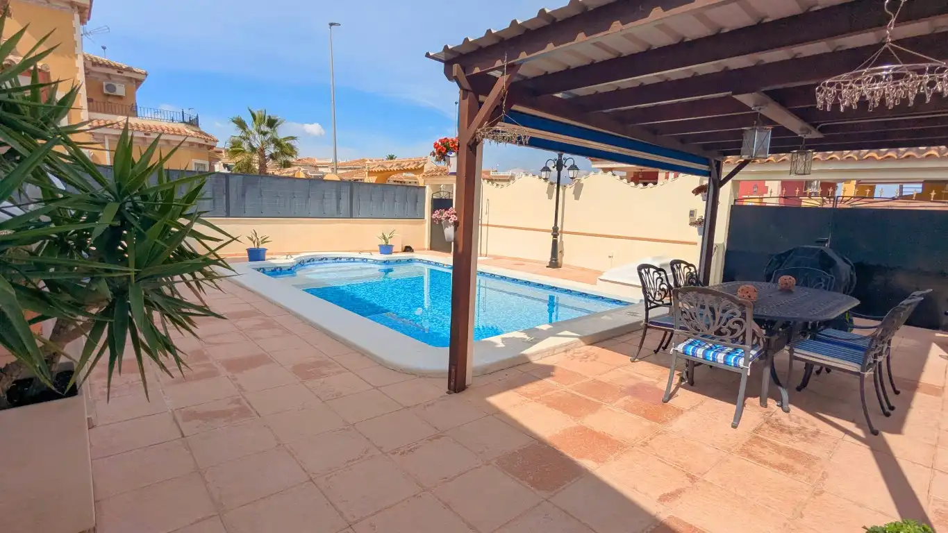 Piscina de Casa o chalet en venta en Bigastro con Microondas y Balcón