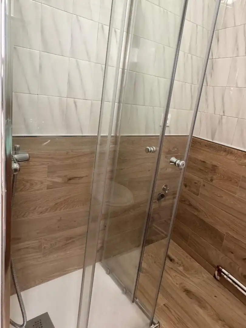 Baño de Local de alquiler en Val do Dubra con Amueblado
