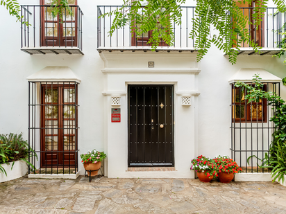 Exterior view of Single-family semi-detached for sale in Marbella  with Air Conditioner, Terrace and Community pool