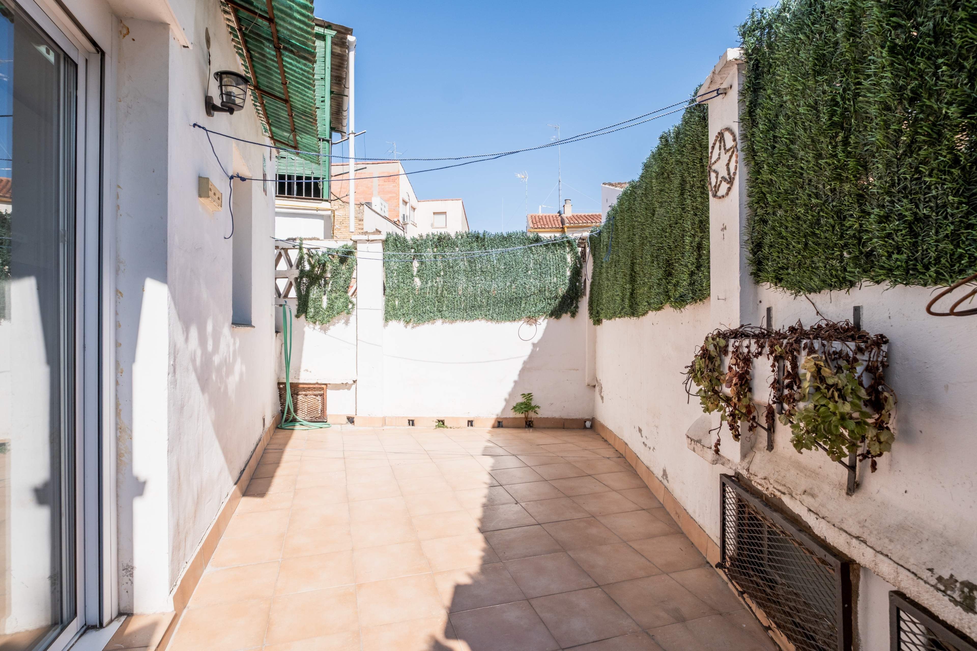 Vista exterior de Piso en venta en  Zaragoza Capital con Calefacción, Parquet y Terraza