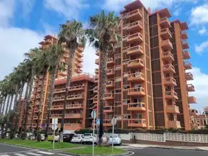 Außenansicht von Wohnung zum Verkauf in Puerto de la Cruz mit Balkon und Gemeinschaftspool