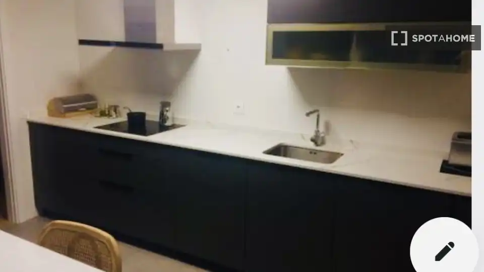 Cuina de Pis per a compartir en Sopela amb Aire condicionat, Calefacció i Moblat