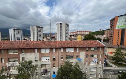 Vista exterior de Pis en venda en Bilbao 