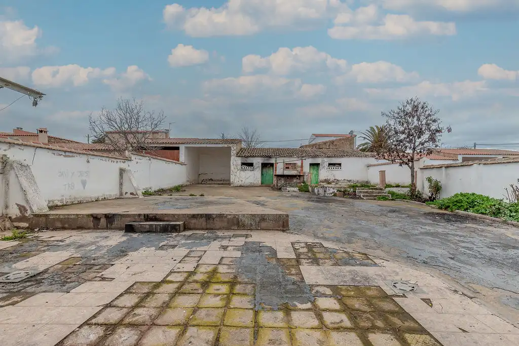 Vista exterior de Casa adosada en venda en Alcoba amb Aire condicionat