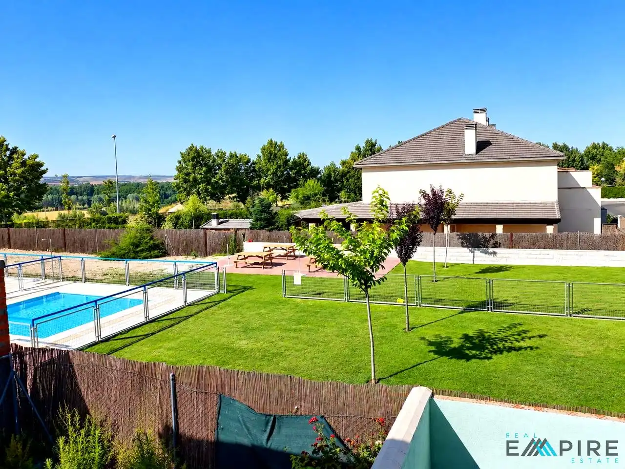 Terraced house with terrace for sale in La Montaña - El Cortijo