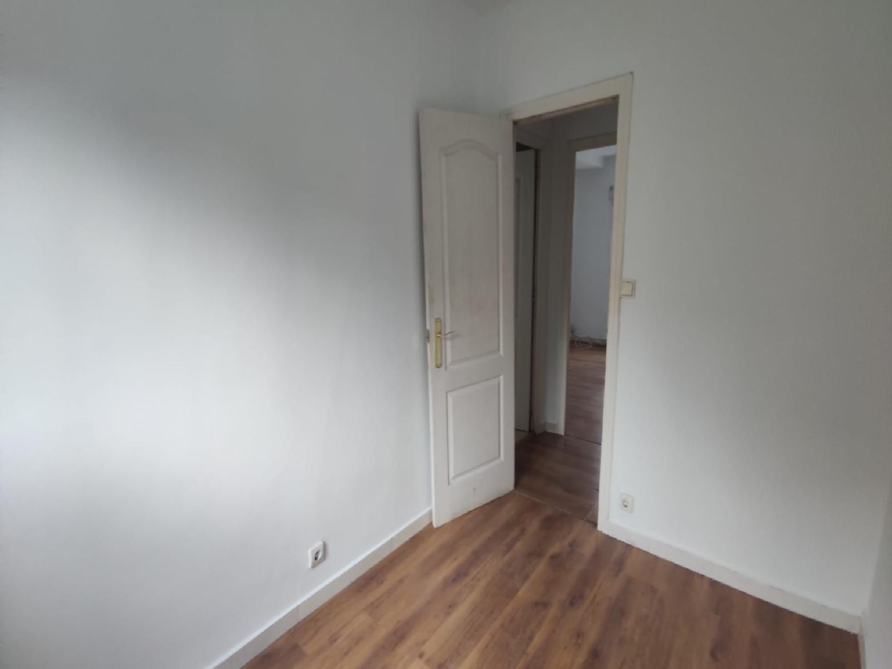 Bedroom of Flat for sale in Basauri 